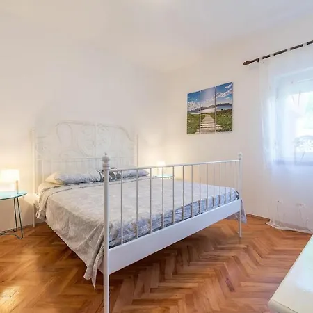 Family-friendly With Swimming Pool Stara Vas, Pag - 21031 Lejlighed Stara Vas