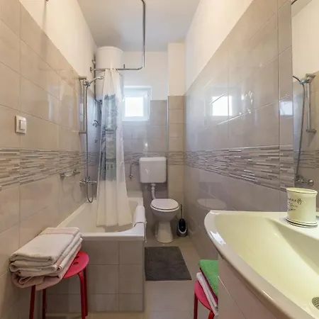Family-friendly With Swimming Pool Stara Vas, Pag - 21031 Lejlighed Stara Vas