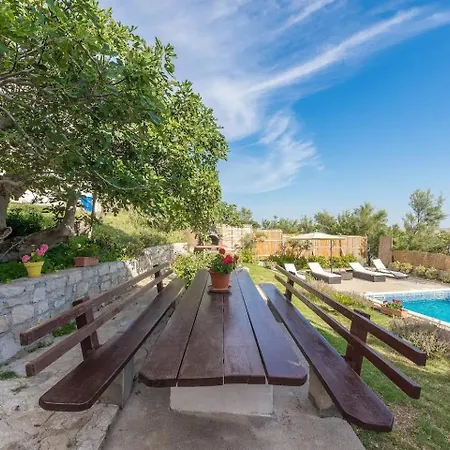 Family-friendly With Swimming Pool Stara Vas, Pag - 21031 Lejlighed Stara Vas